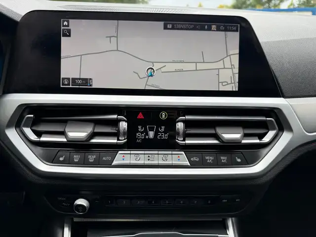 BMW 3 Series view 15