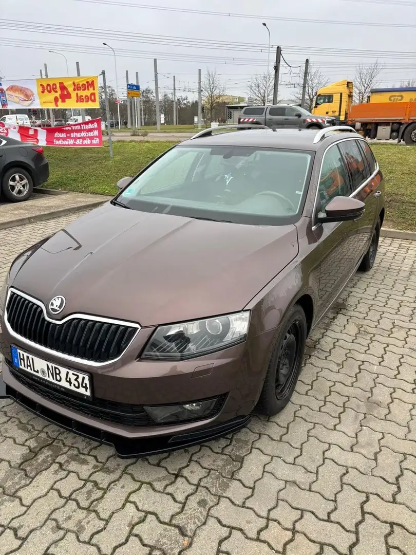 Skoda Octavia Combi 1.4 TSI AHK Sitzhzg PDC Xenon DAB Marrone - 1