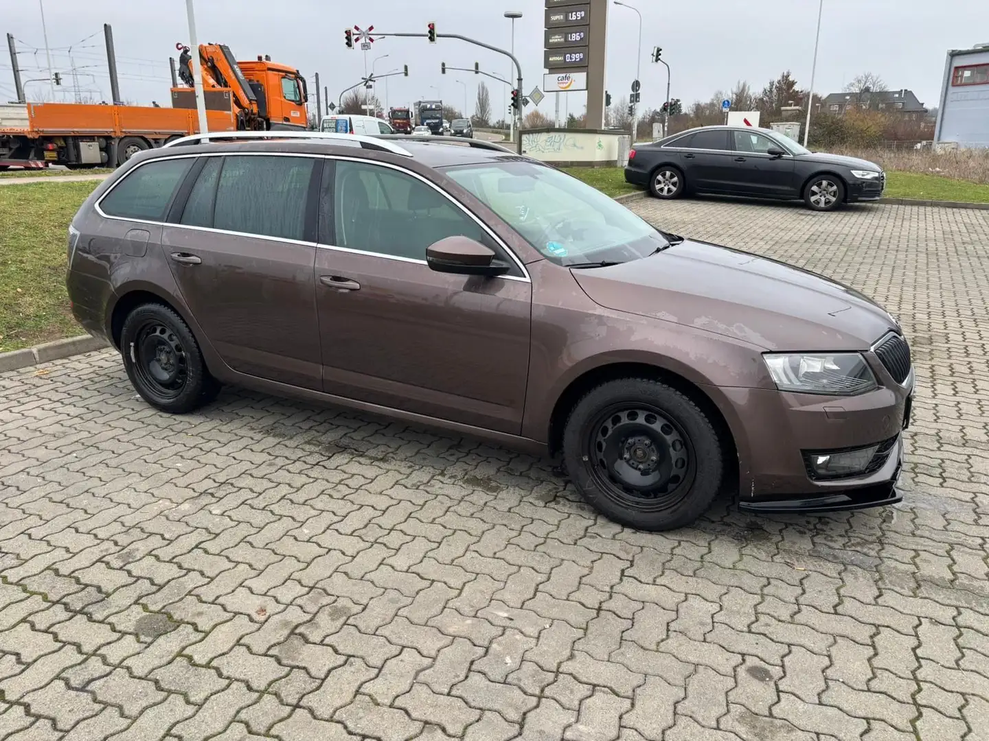 Skoda Octavia Combi 1.4 TSI AHK Sitzhzg PDC Xenon DAB Marrone - 2