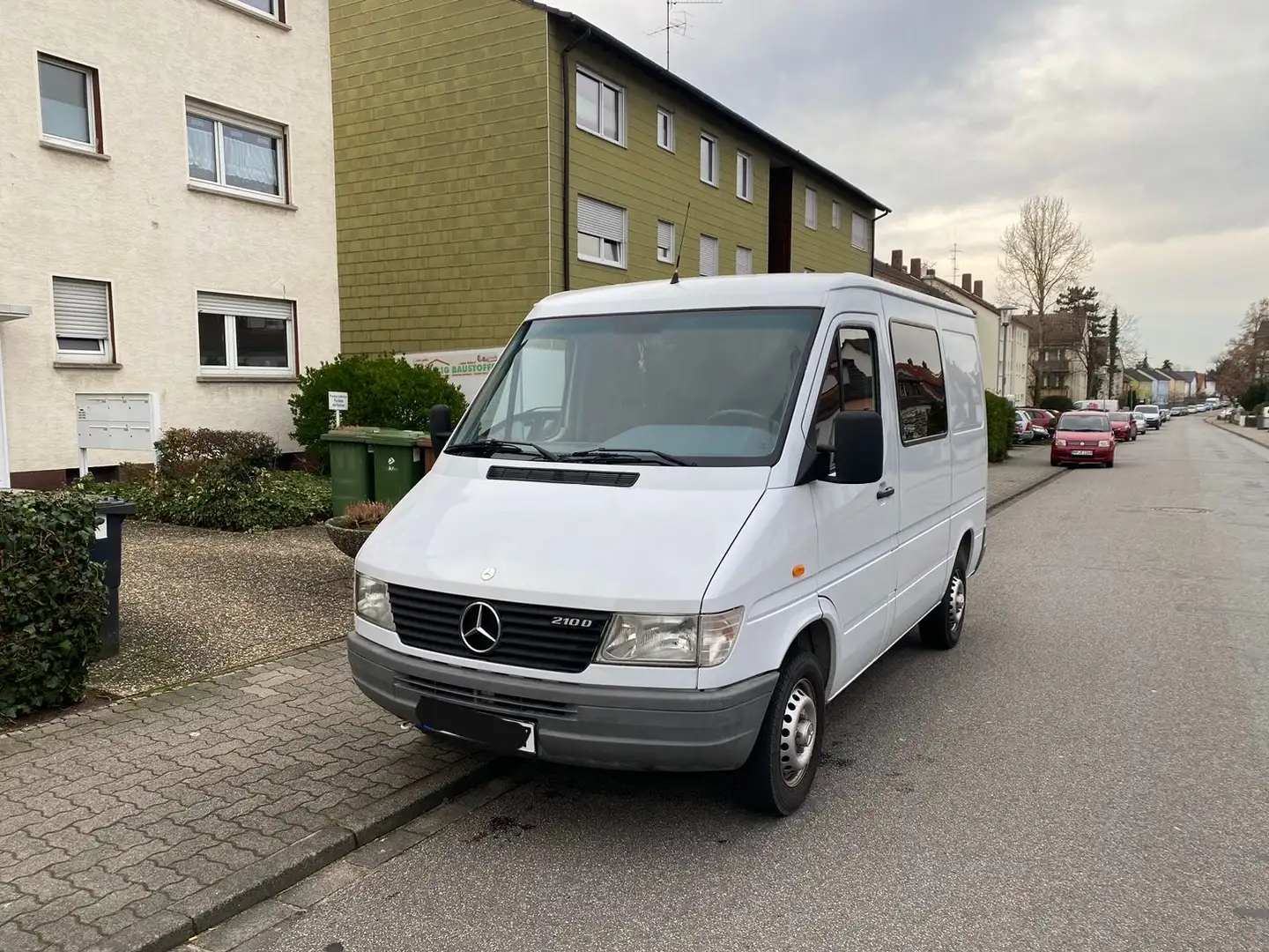 Mercedes-Benz Sprinter 210D Blanc - 1