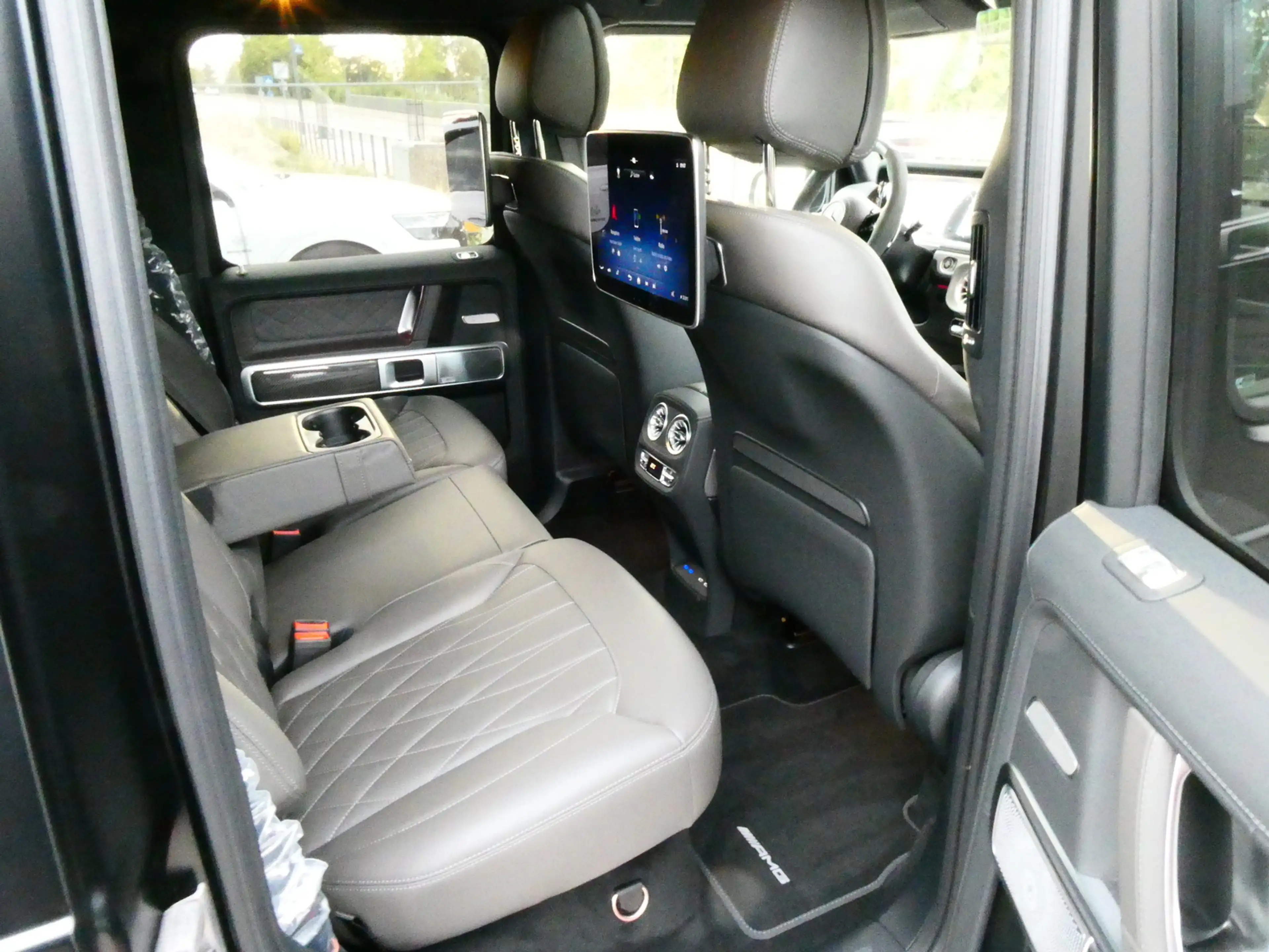 Mercedes-Benz Others G63 AMGVOLL A22+ENTERTA+CARBON+GMAN+WINTER+STAND — photo 9