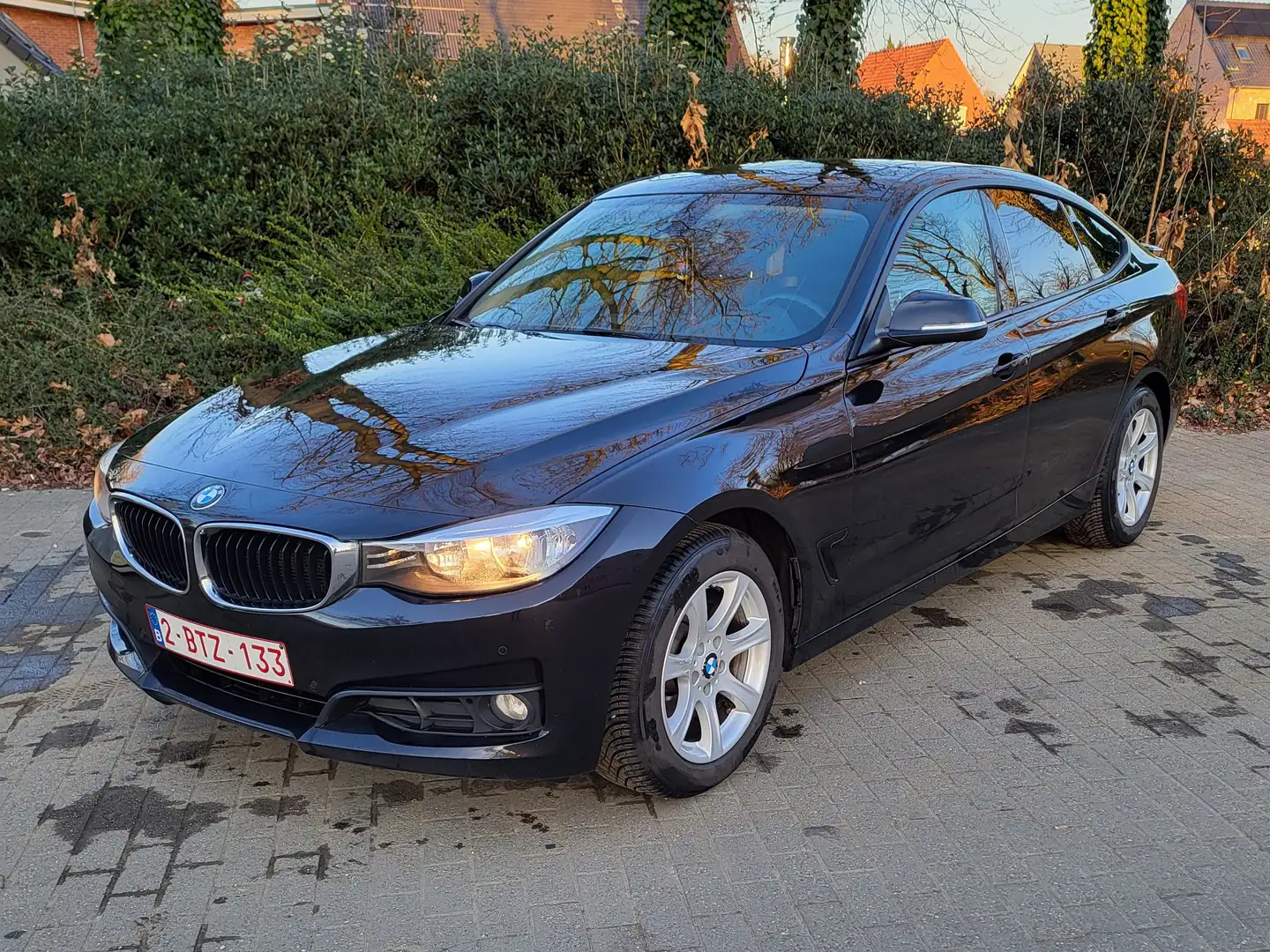 BMW 318 318d GT Sport Line Negro - 1
