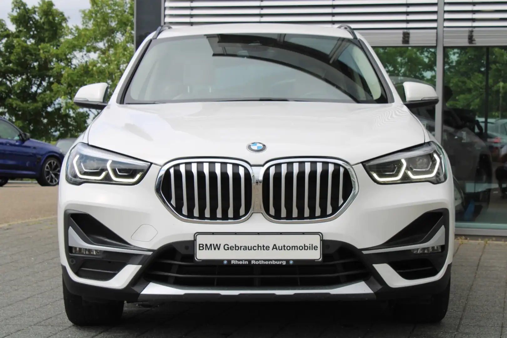 BMW X1 xDrive25i xLine Navi LED AHK DAB Tempomat SH Weiß - 2