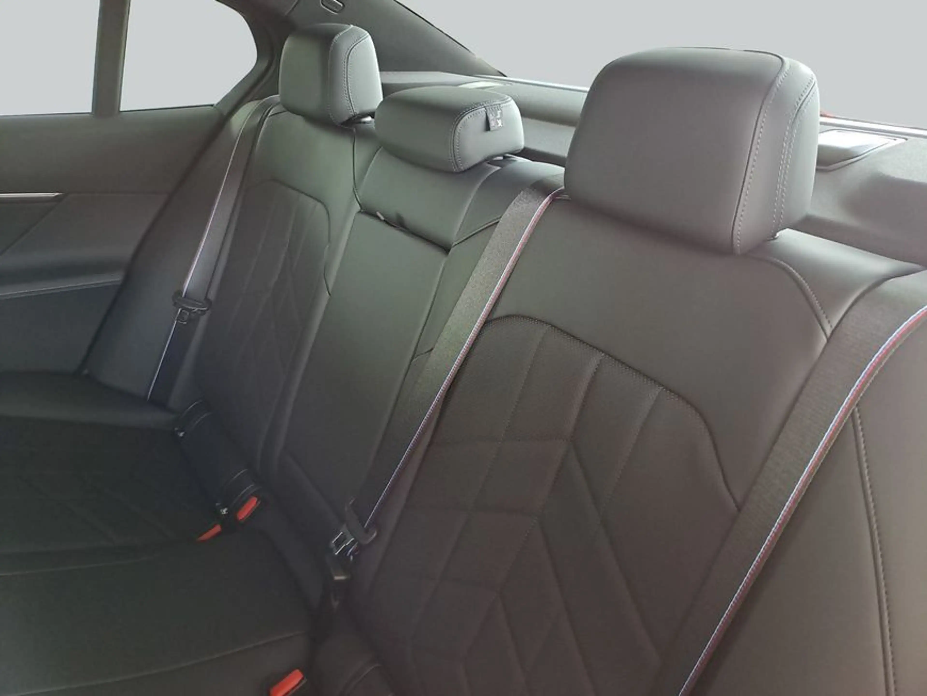 BMW i5 eDrive40 250 kW, 4-türig (Strom) — photo 12