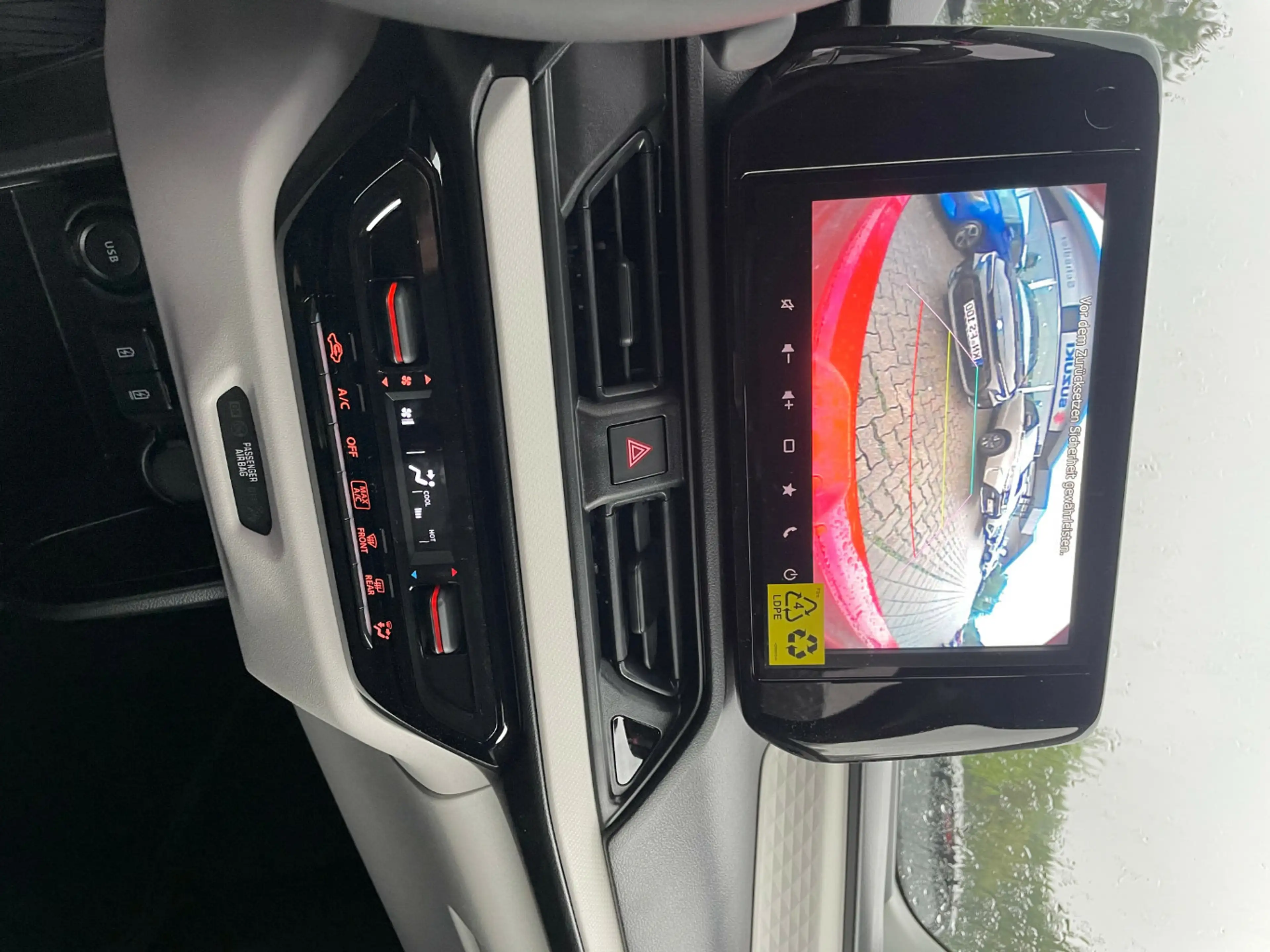 Suzuki Swift 1.2 Dualjet Hybrid 61 kW Comfort — photo 6