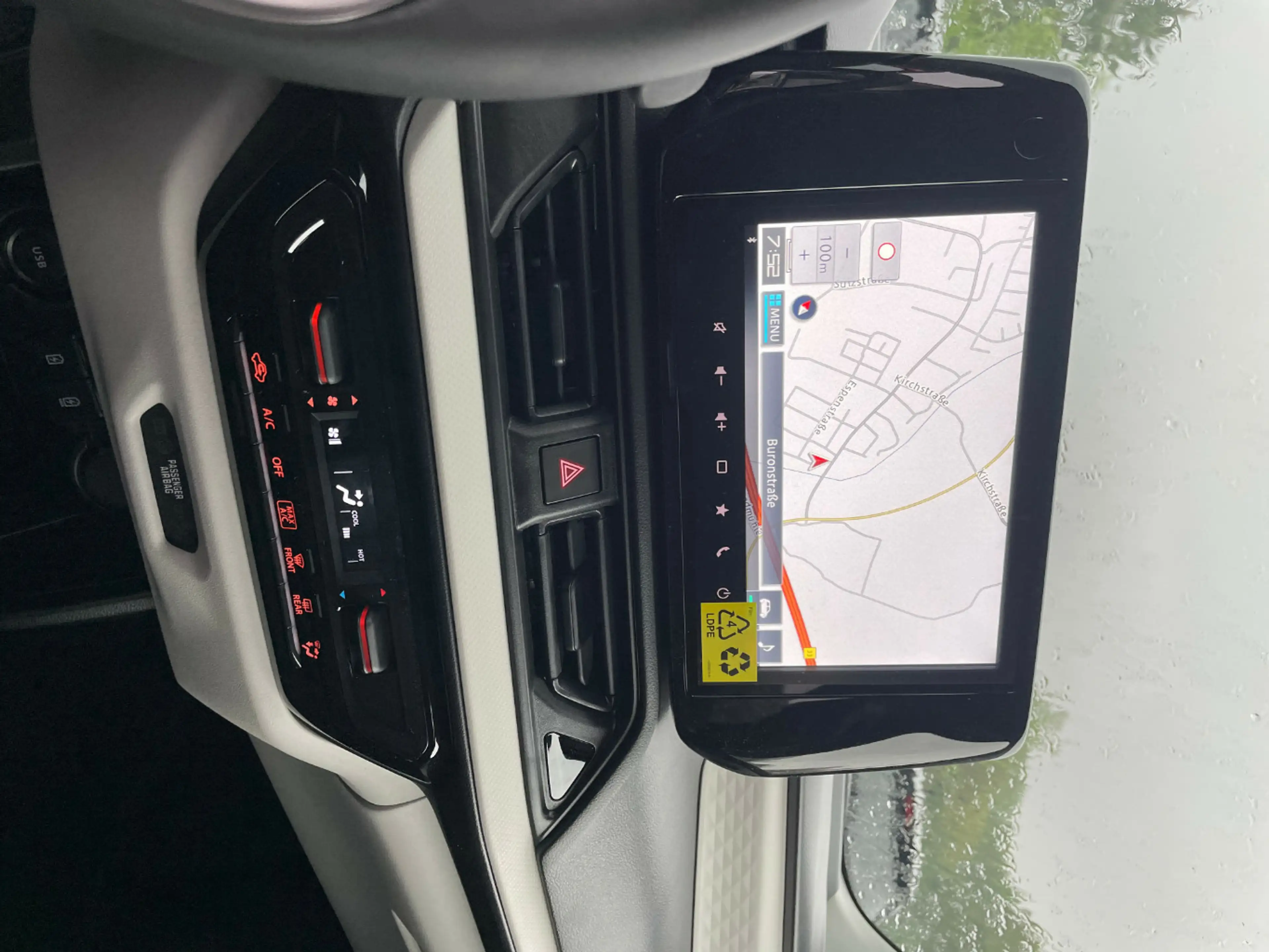 Suzuki Swift 1.2 Dualjet Hybrid 61 kW Comfort — photo 5
