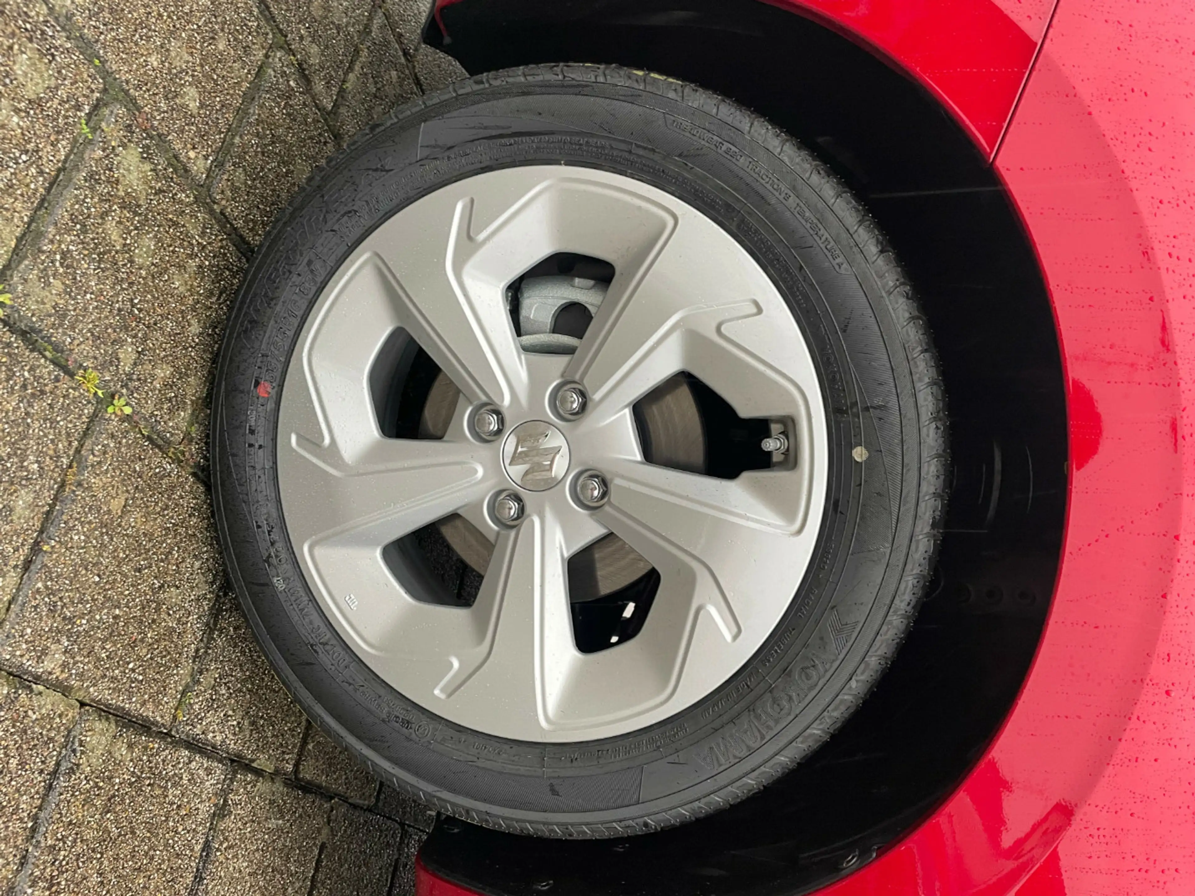 Suzuki Swift 1.2 Dualjet Hybrid 61 kW Comfort — photo 9