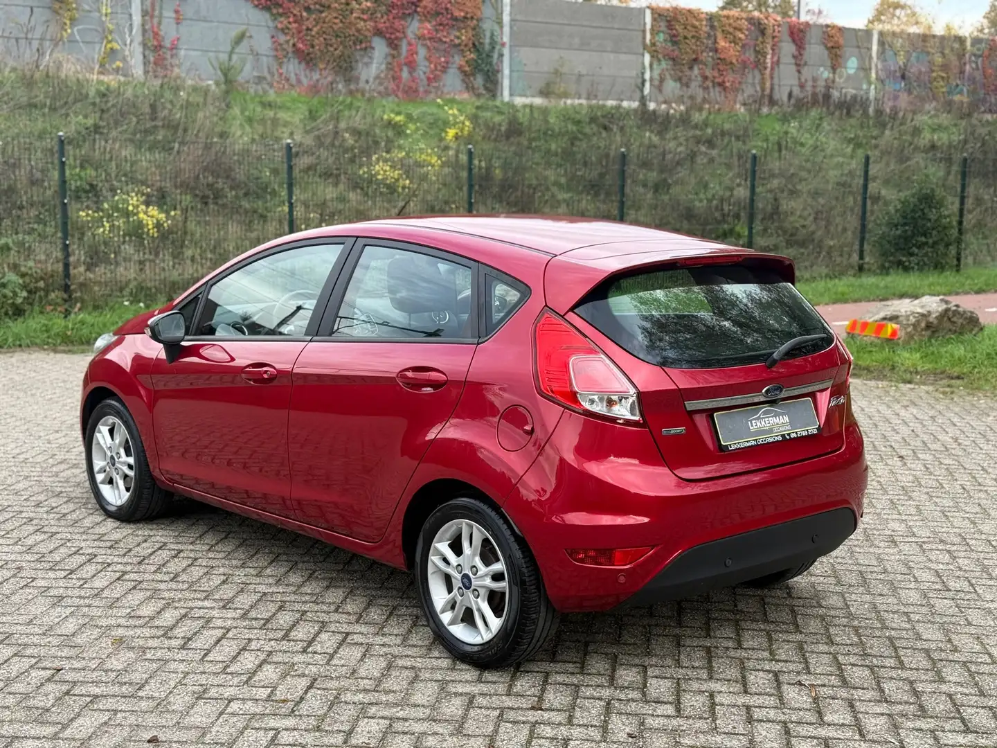 Ford Fiesta 1.0 EcoBoost Titanium CAMERA I PDC I CLIMA I BLUEO Rouge - 2