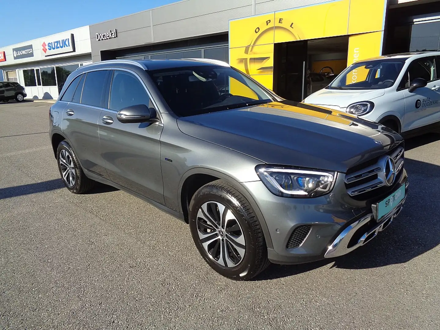 Mercedes-Benz GLC 300 e PHEV 4Matic Grau - 2