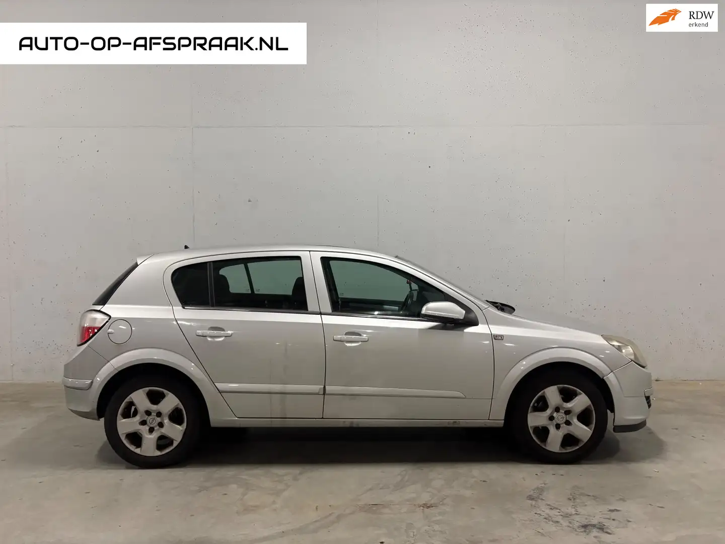 Opel Astra 1.4 Edition 5drs Airco Cruise C. APK 2026 Navi Gris - 1