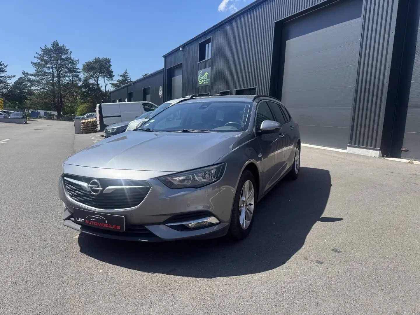 Opel Insignia 1.6 D 136ch Elegance Business BVA Euro6dT Gris - 1