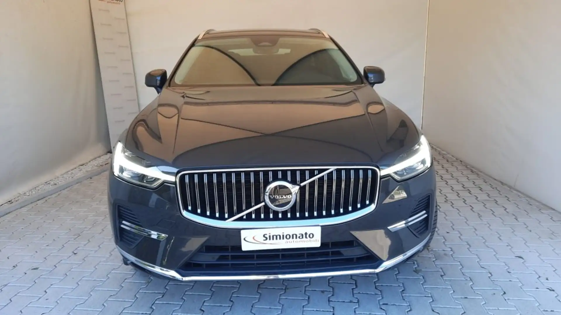 Volvo XC60 B4 (d) automatico Plus Bright Marrone - 2