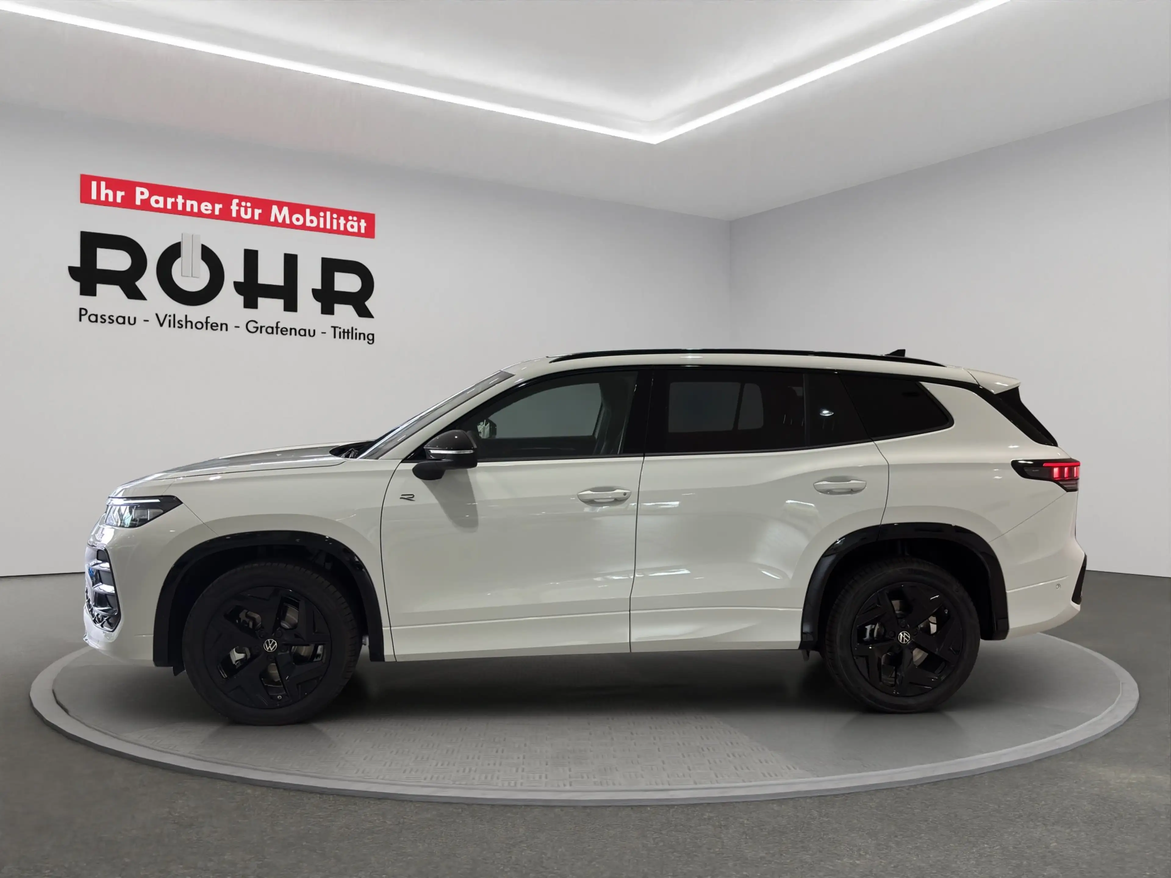 Volkswagen Tayron R-Line (WR/AHK/BlackStyle) 2.0 l TSI 4MOTION 7-Gan — photo 3
