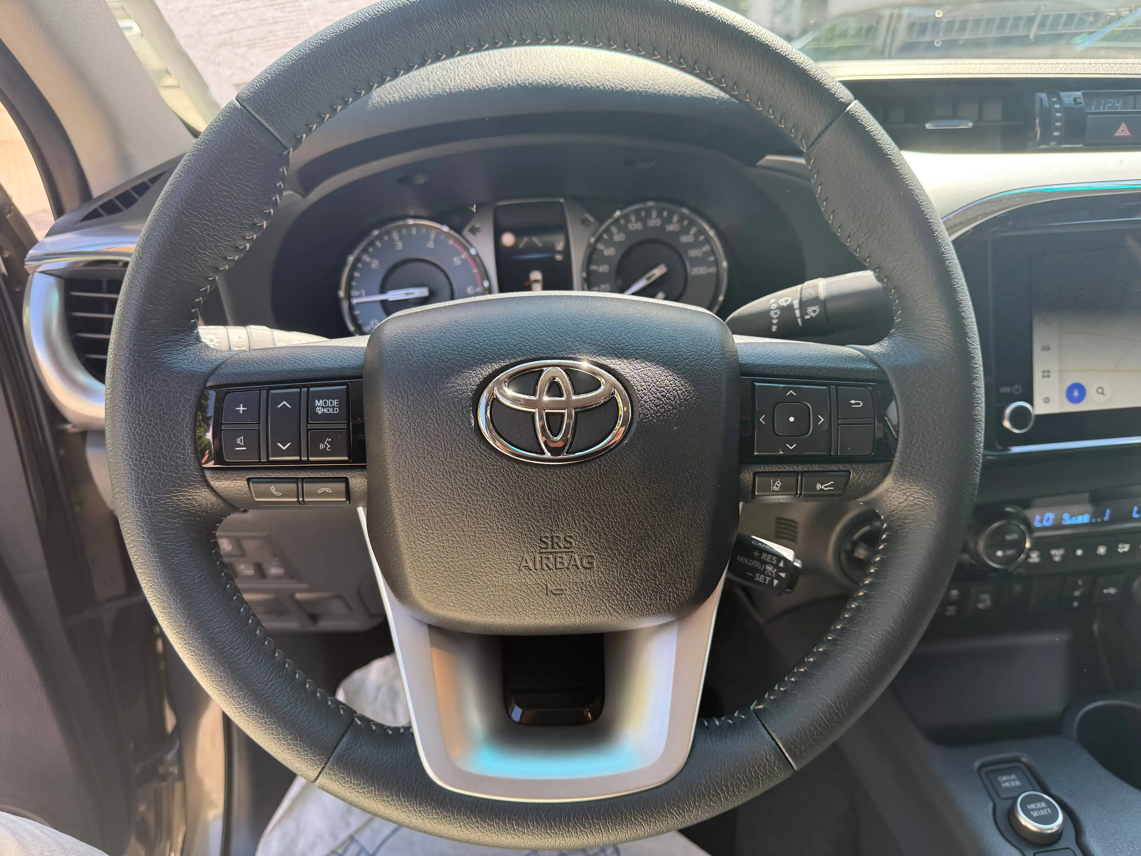 Toyota Hilux HiLux 4x4 Double Cab Autm. Executive,AHK,Navi,360°Kamera — photo 12