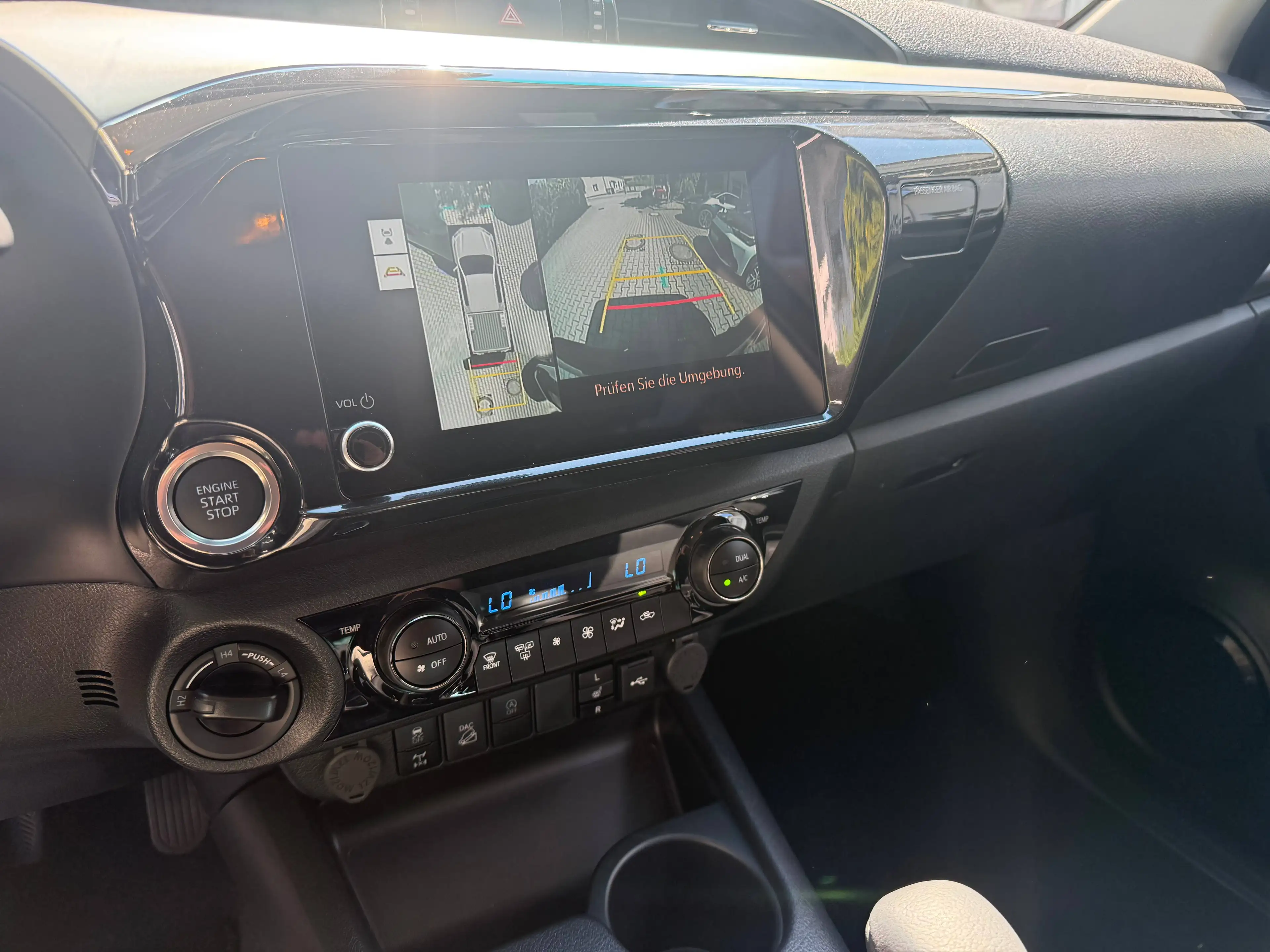 Toyota Hilux HiLux 4x4 Double Cab Autm. Executive,AHK,Navi,360°Kamera — photo 13