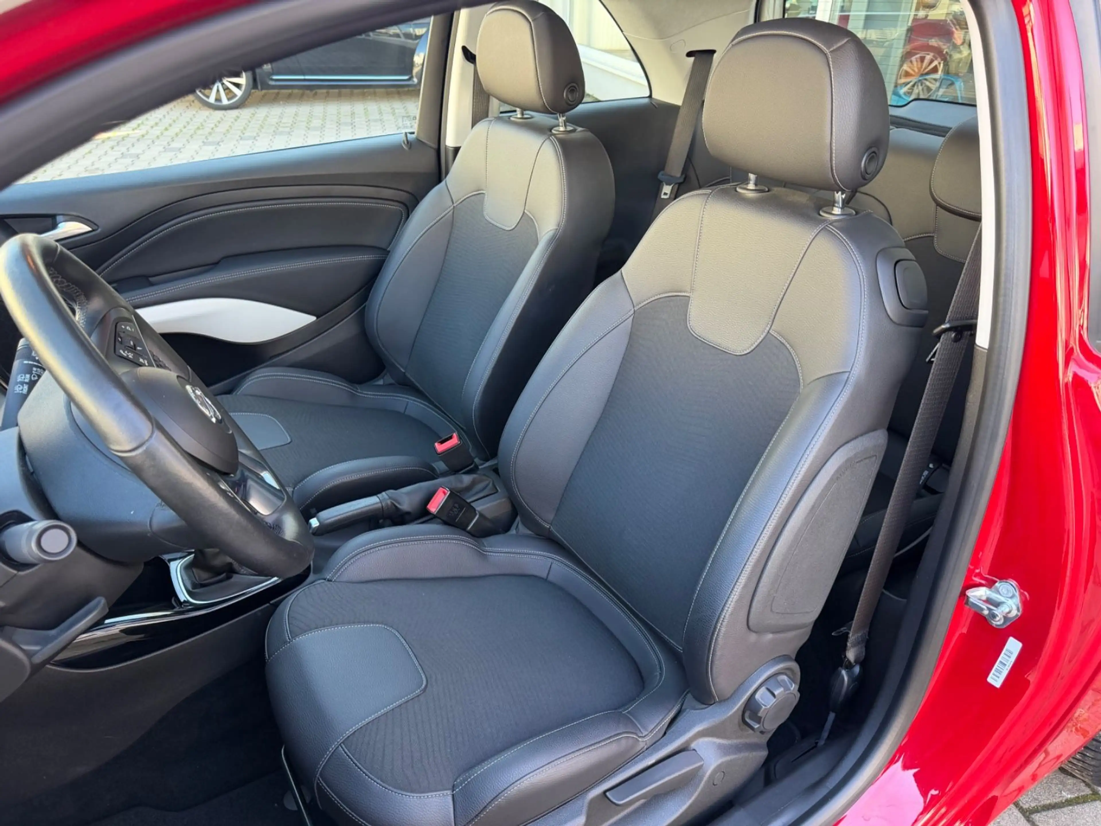 Opel Adam Glam — photo 11