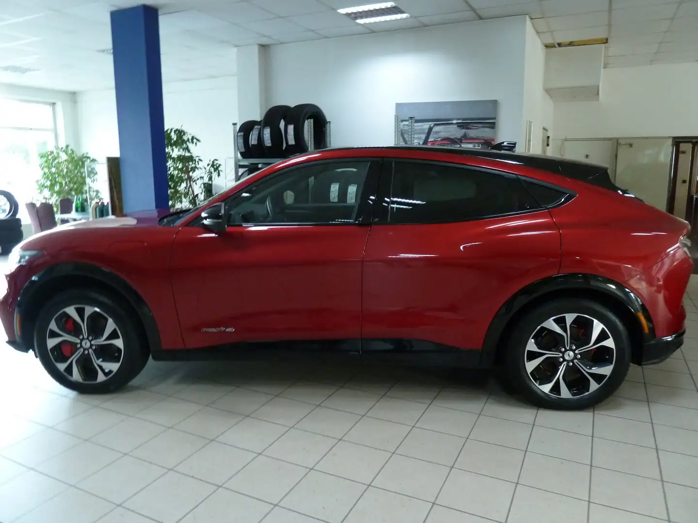 Ford Mustang AWD Rot - 1