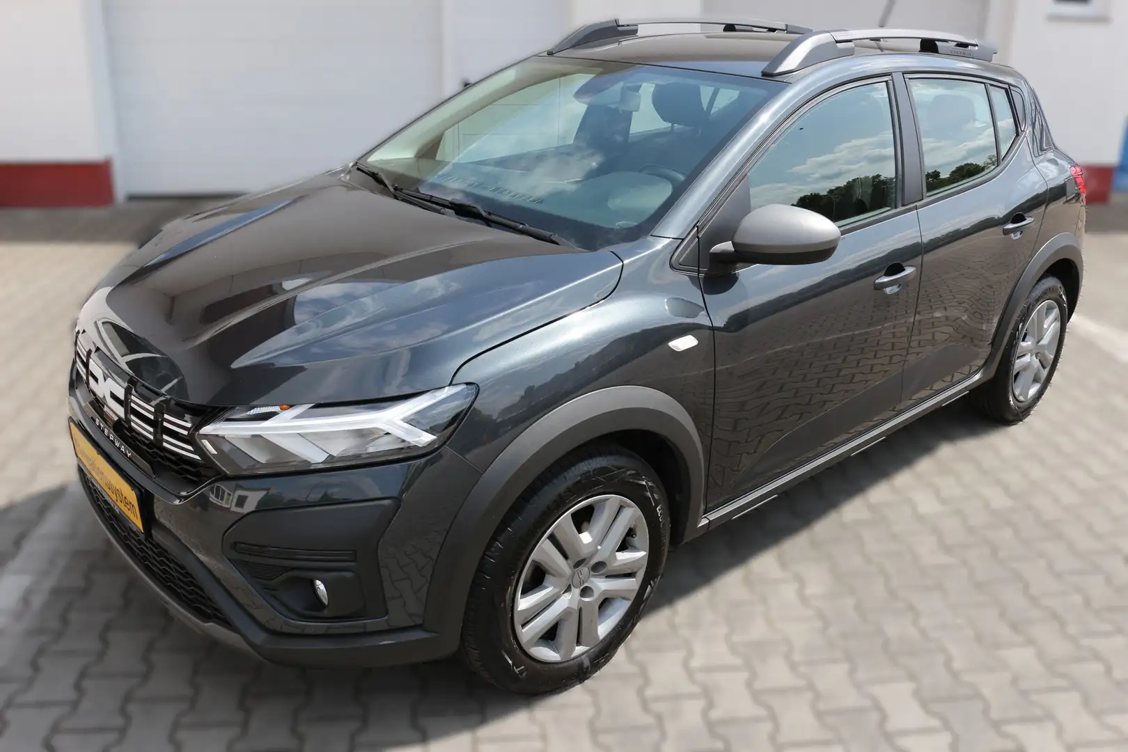 Dacia Sandero Stepway Expression Grau - 1