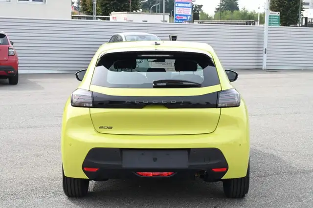 Peugeot 208 view 18