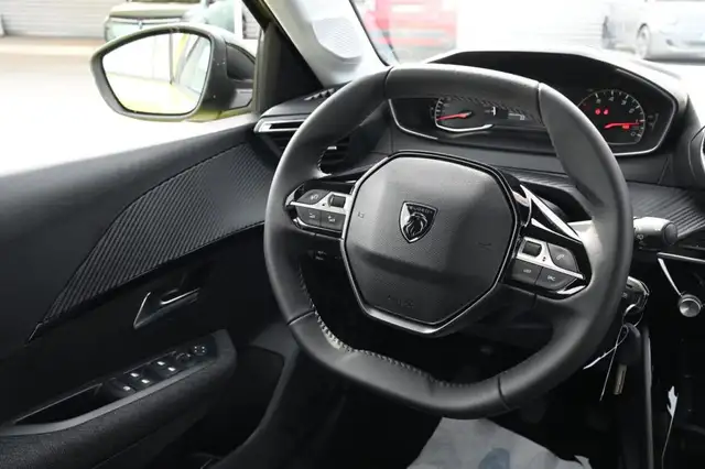 Peugeot 208 view 12