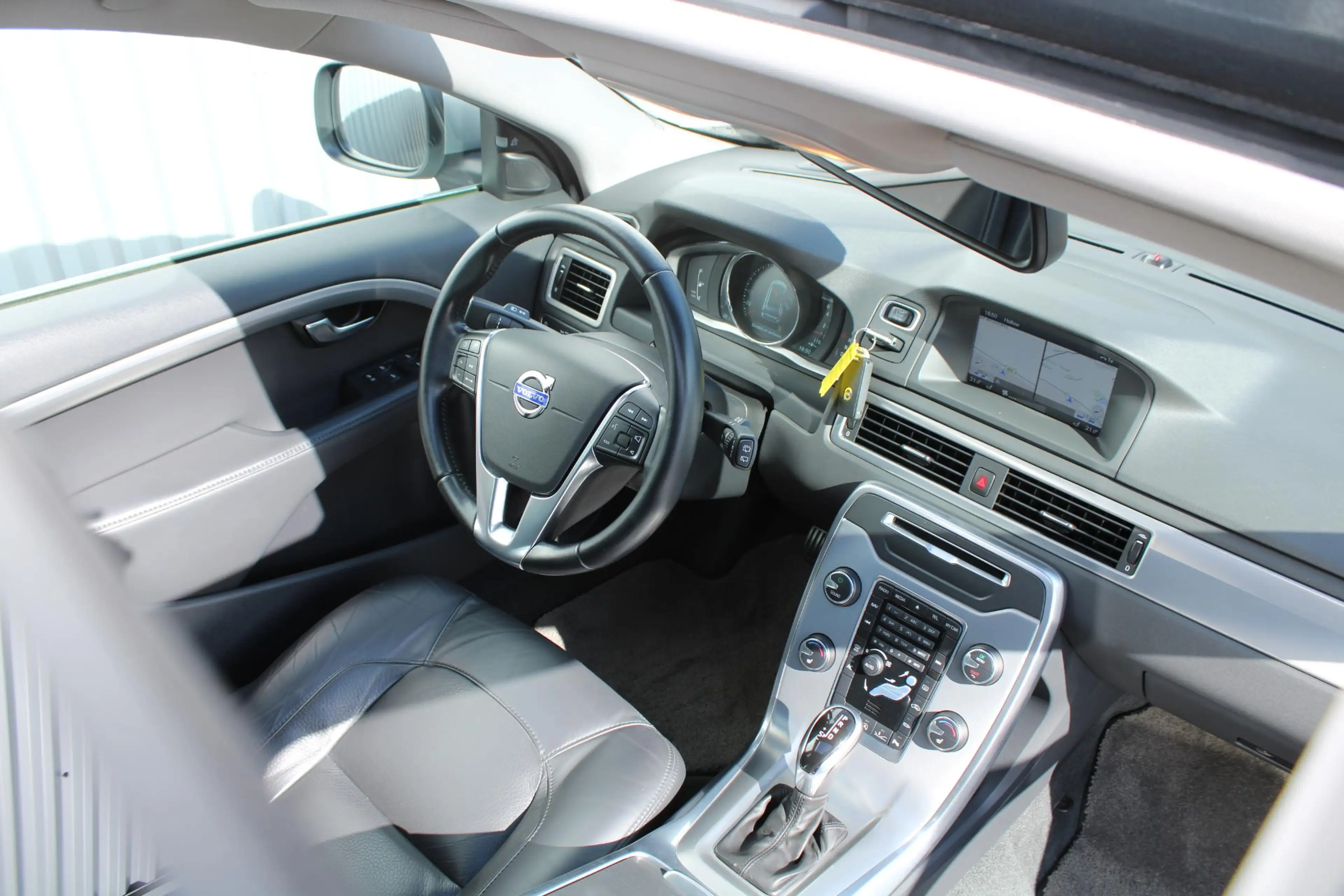 Volvo XC70 T5 FWD Nordic+ | Origineel Nederlands geleverd | D — photo 12