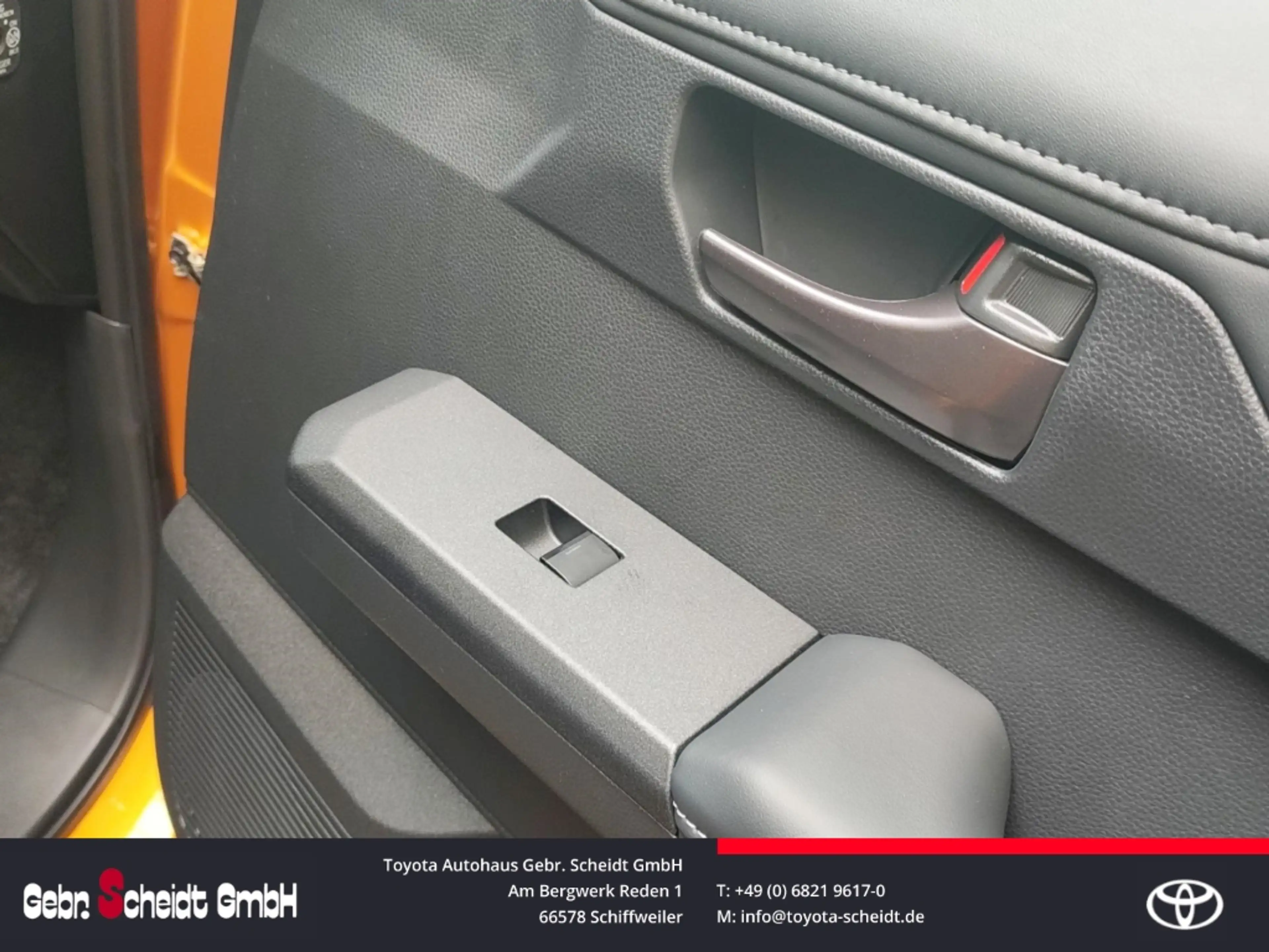 Toyota Hilux Double Cab Invincible 2,8-l-D-4D, 150 kW (204 PS) — photo 9