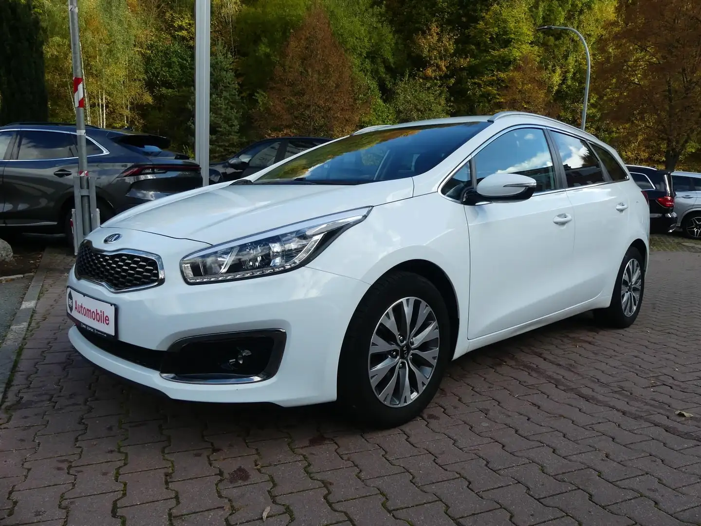 Kia Ceed / cee'd Ceed *Navi*Kam*Klimaauto*AppleCarp*Sitzheizung Weiß - 1
