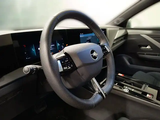 Opel Astra view 13