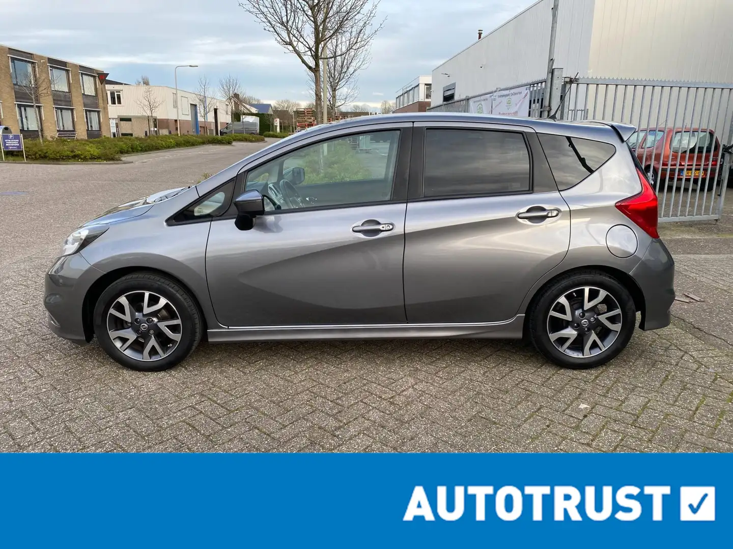 Nissan Note 1.2 DIG-S Tekna l AUTOMAAT l CAM l Keyless Grau - 2