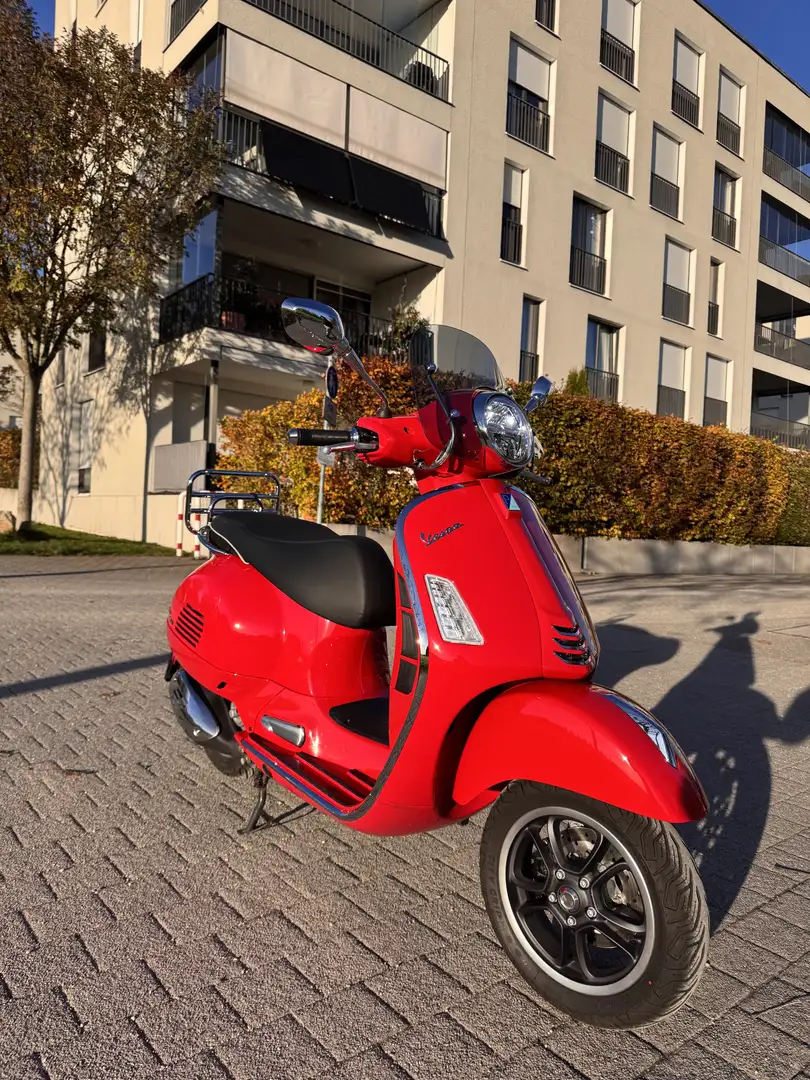 Vespa GTS 300 Červená - 2