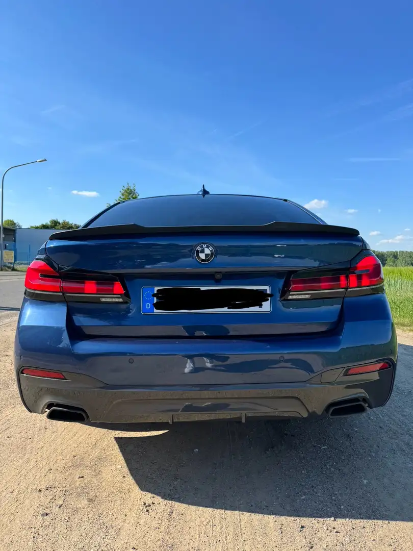 BMW 545 545e xDrive Aut. M Sport Edition Modrá - 2