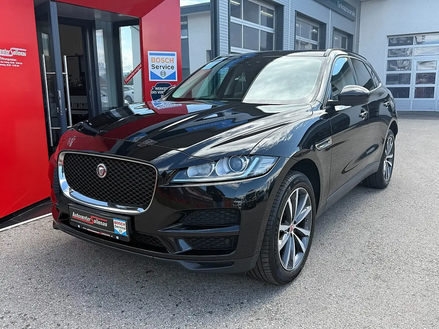 Jaguar F-Pace 20d AWD Prestige Aut. Schwarz - 1