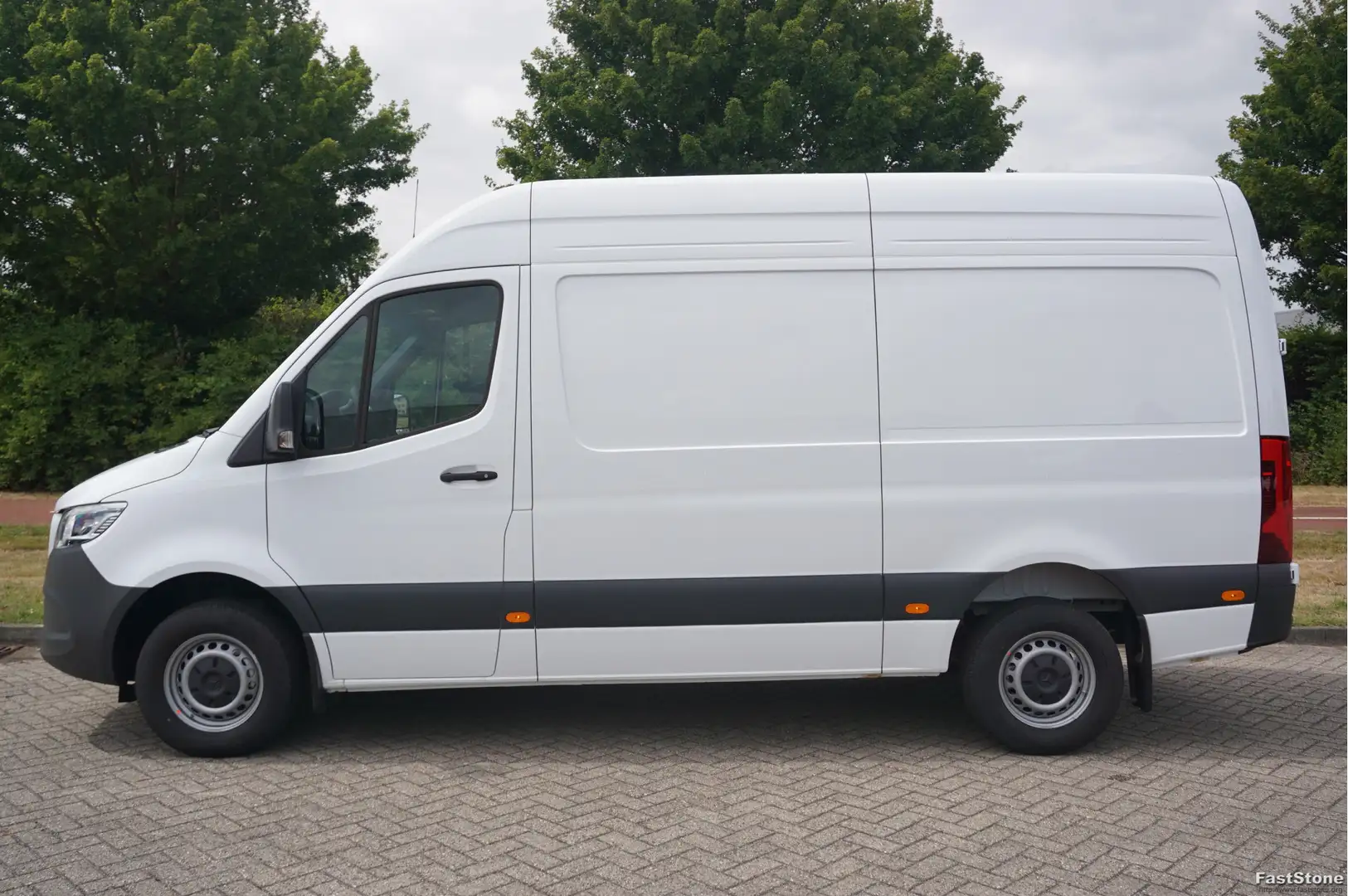 Mercedes-Benz Sprinter 317CDI Pro L2H2 BPM VRIJ!! 10.25" Mbux Cam, Gev. S Wit - 2