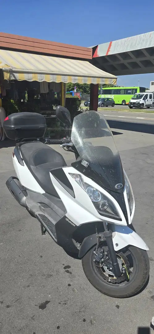 Kymco Downtown 300i White - 1