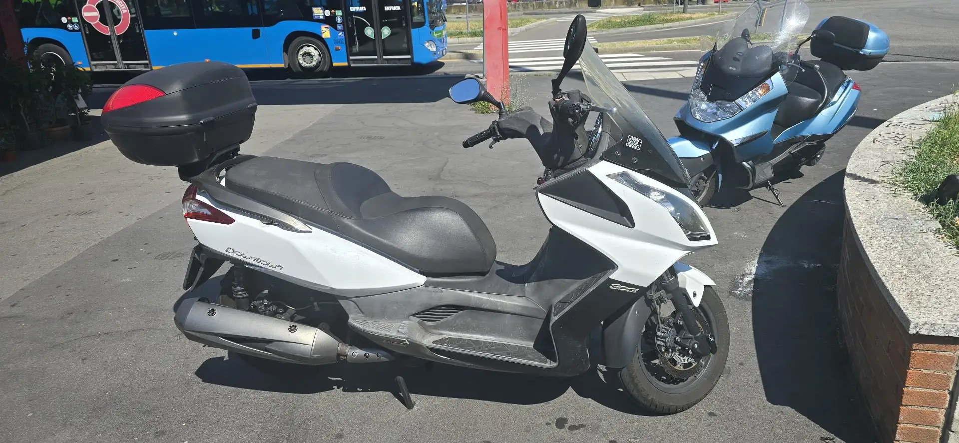 Kymco Downtown 300i White - 2