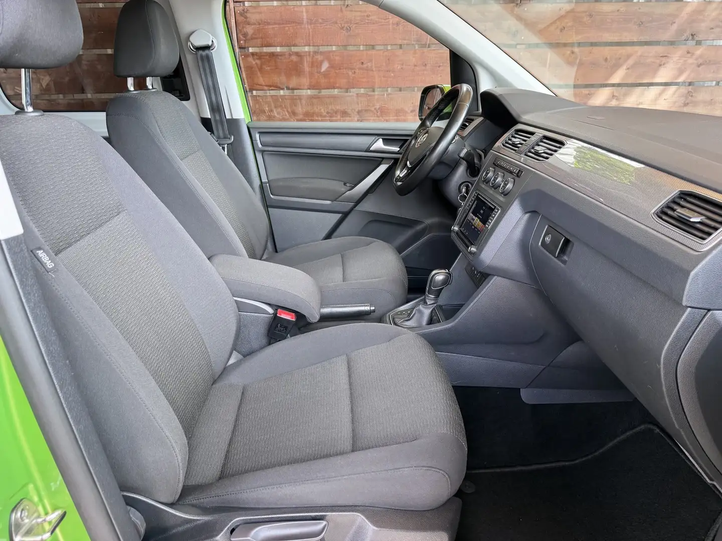Volkswagen Caddy PKW Comfortline BMT DSG *AppleCarPlay* Grün - 2