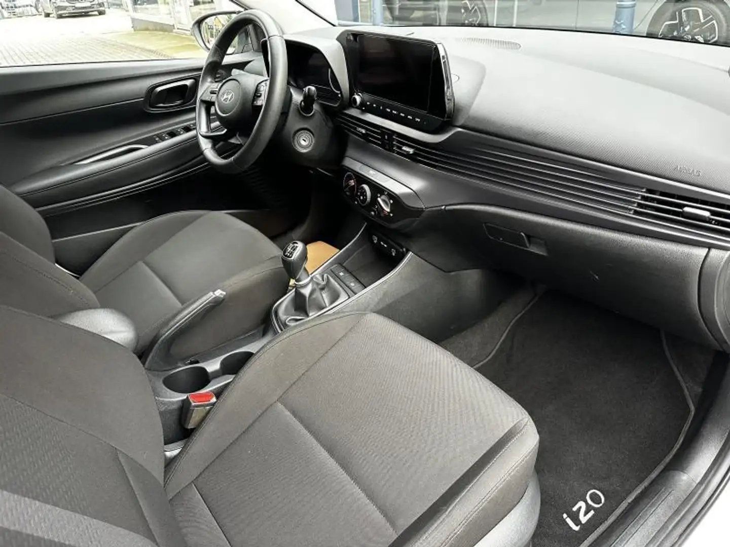 Hyundai i20 Techno Wit - 2