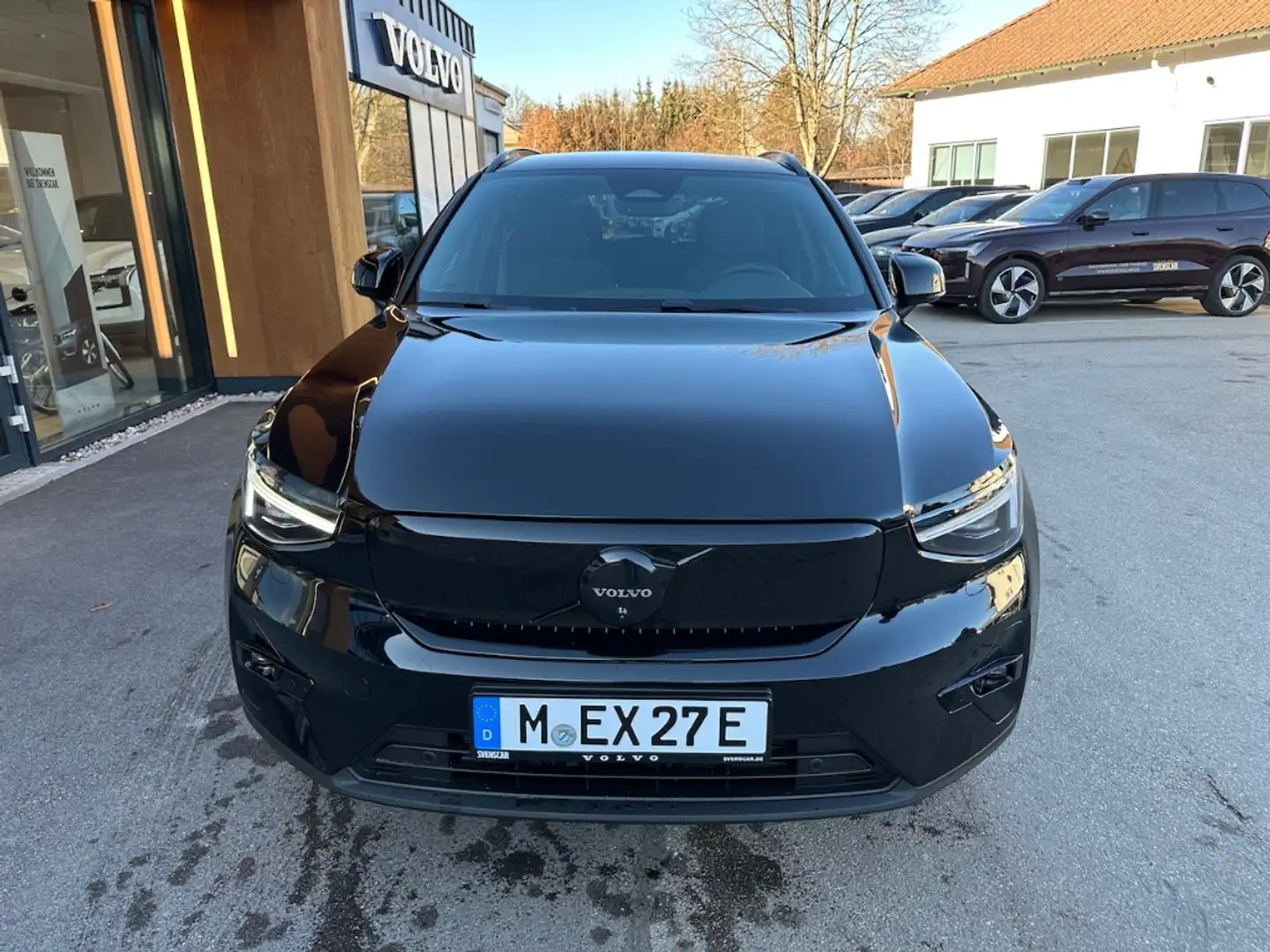 Volvo EX40 Plus Black Edition Single Motor Extended Range RWD Schwarz - 2