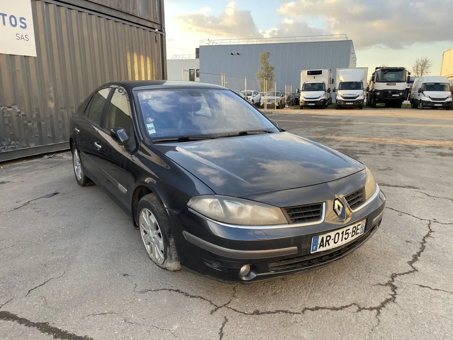 Renault Laguna Laguna 1.9 dCi 120 Luxe Dynamique Grau - 2