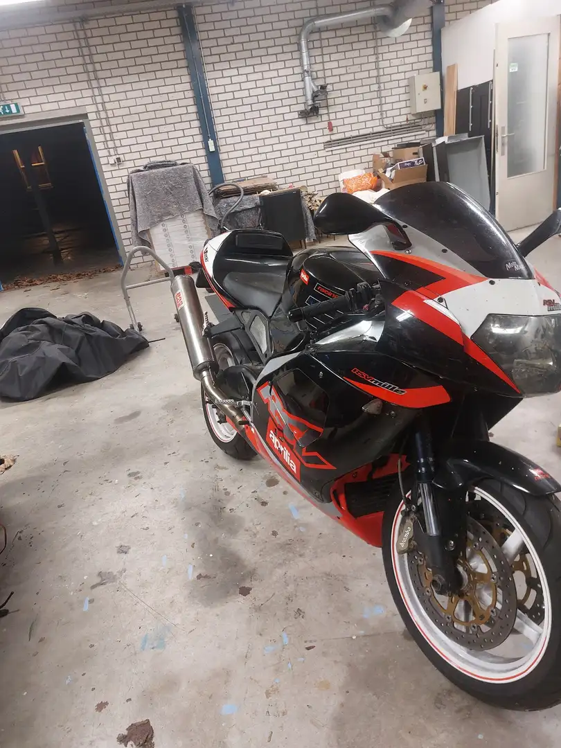 Aprilia RSV Mille Zwart - 2