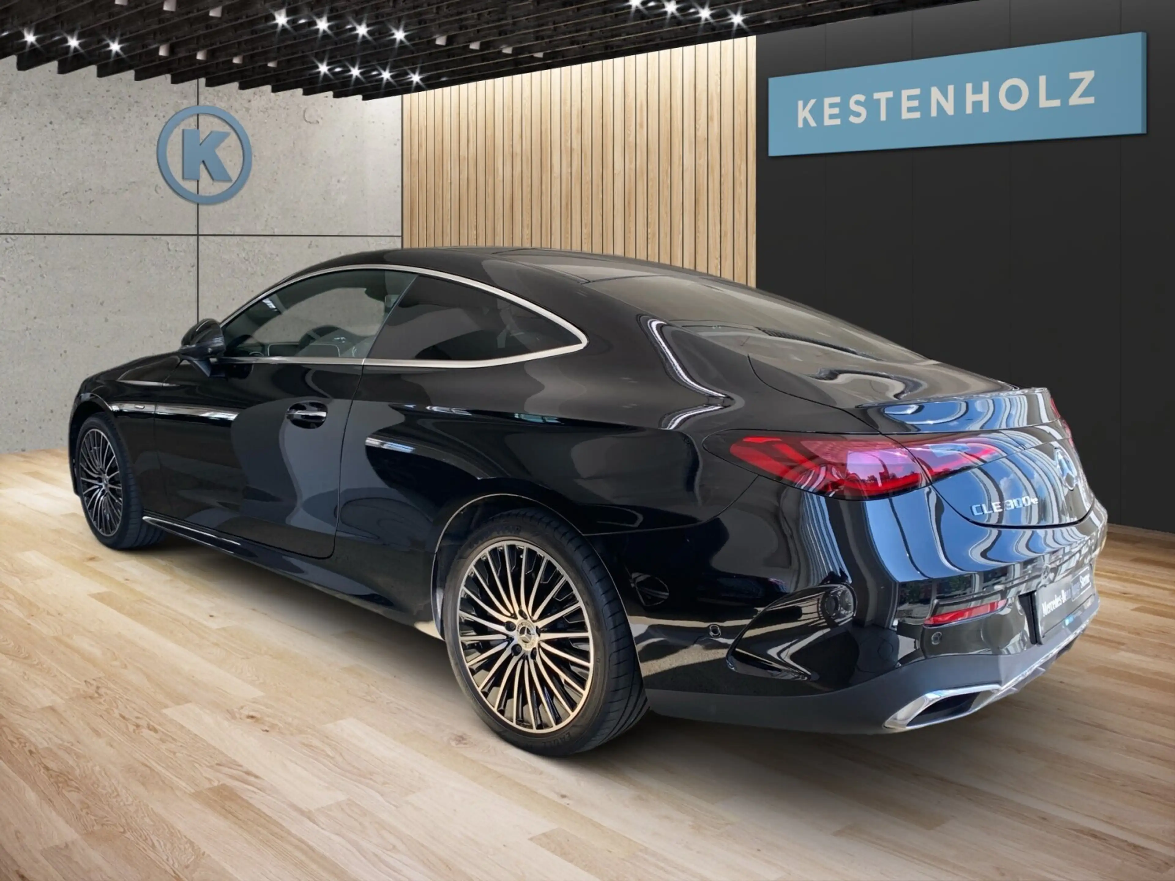 Mercedes-Benz CLE 300 CLE 300e AMG°AHK°PANORAMA°TONKA°FAHRASSIST+° — photo 4