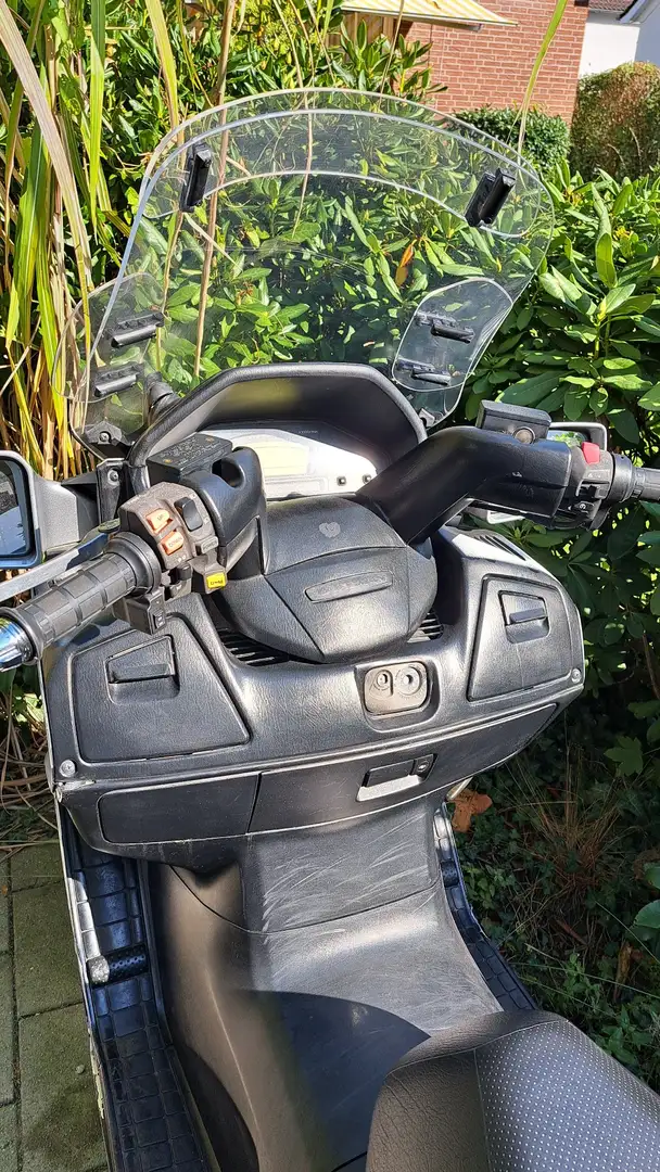 Suzuki Burgman 650 Ezüst - 2