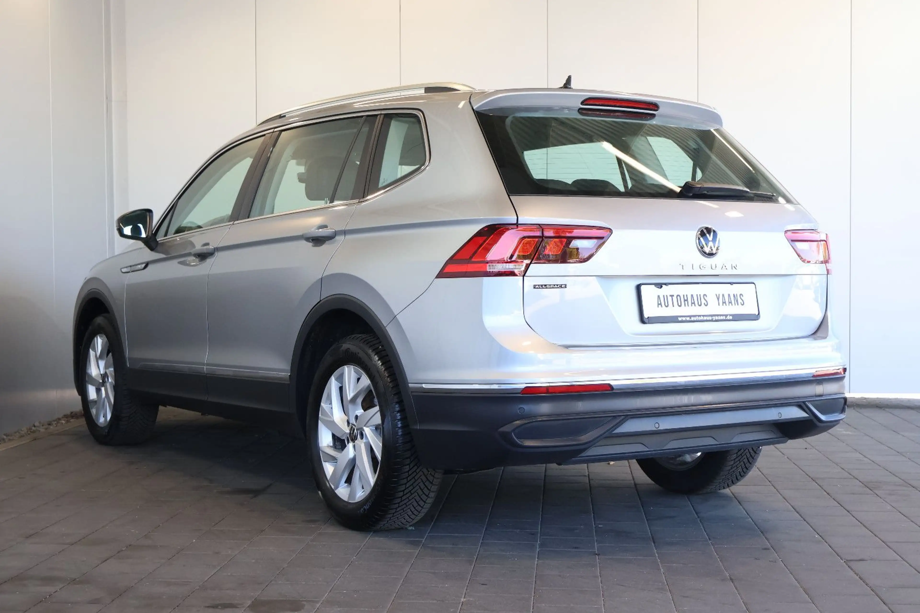 Volkswagen Tiguan Allspace 1.5 TSI Life AID+ACC+AHK+7 SITZE — photo 6