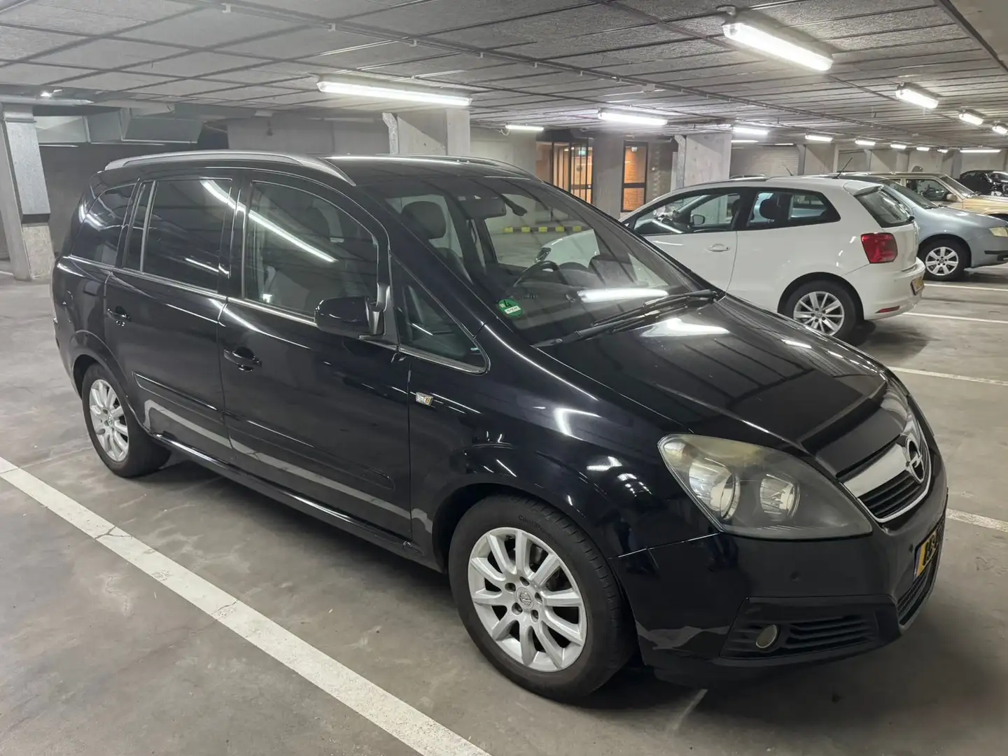 Opel Zafira Zafira 1.8 Cosmo Zwart - 2