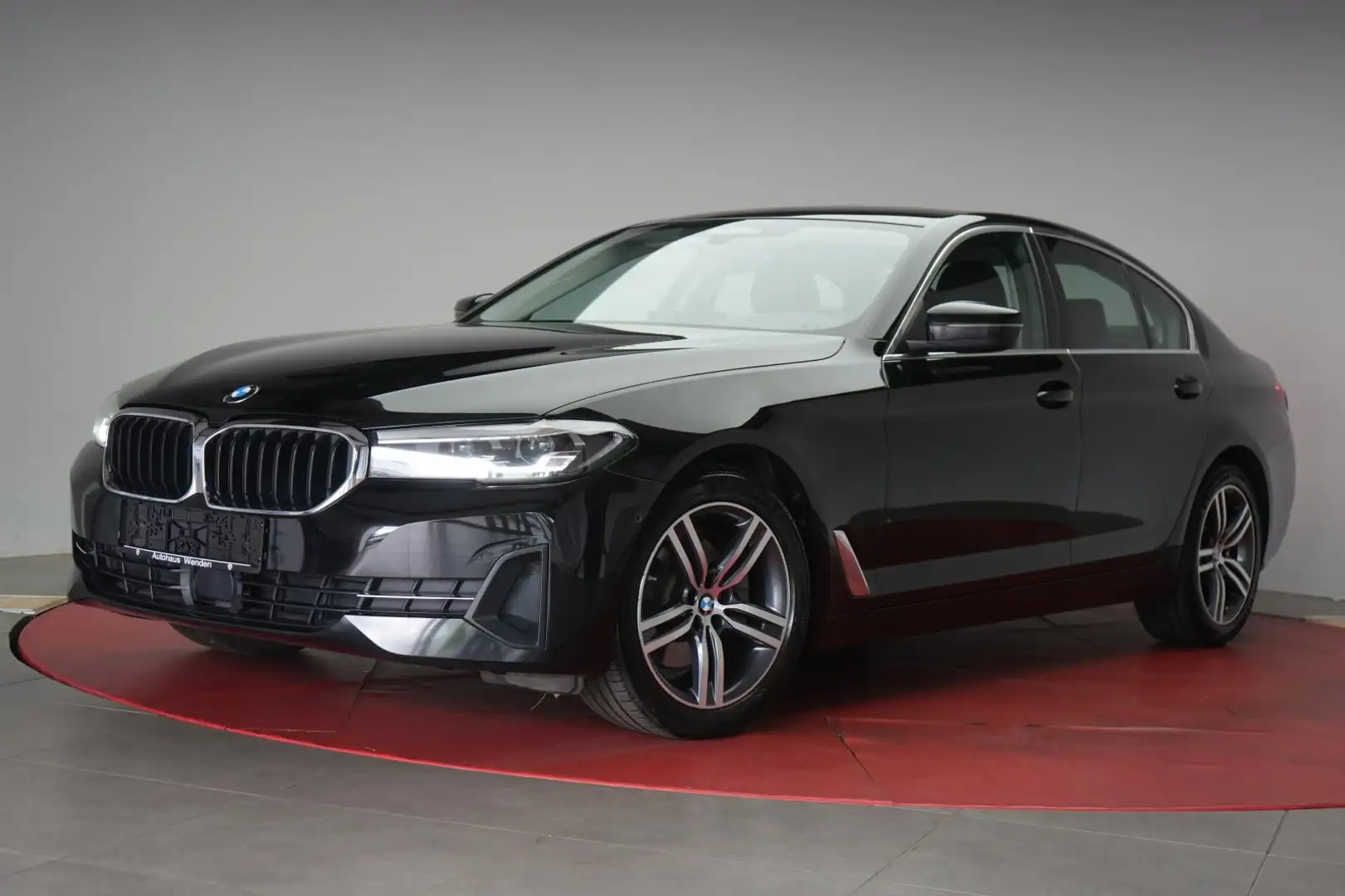 BMW 520 d xDrive Navi/Leder/ACC/Kamera/Virtual/ Schwarz - 2