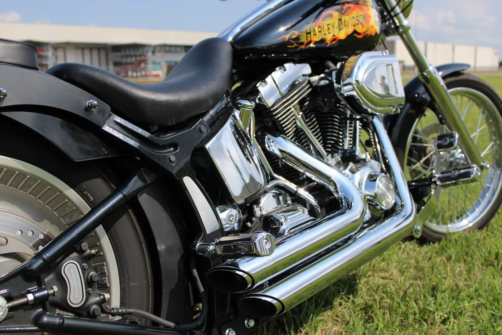 Harley-Davidson Deuce Softail FXSTDI Noir - 1