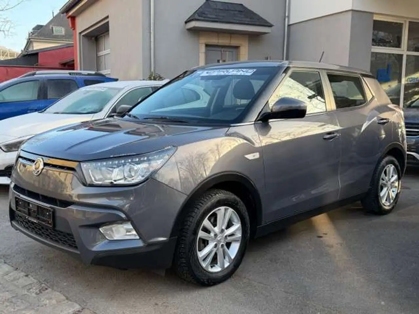 SsangYong Tivoli 1.6 E-XGi 128 Pack Gris - 1