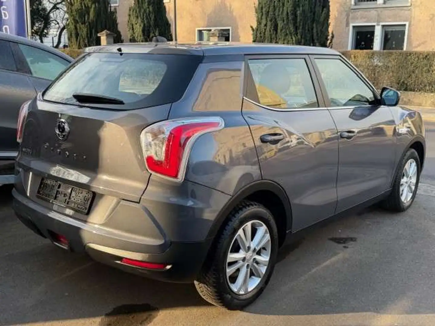 SsangYong Tivoli 1.6 E-XGi 128 Pack Gris - 2
