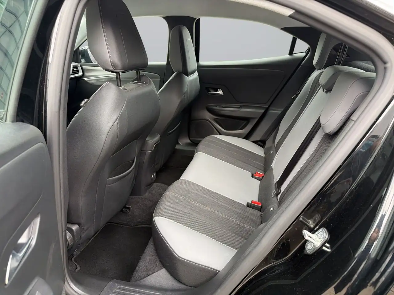 Opel Mokka 1,2 Turbo ELEGANCE LED+SHZ+Winterp.+Kam. — Galerie du véhicule 12