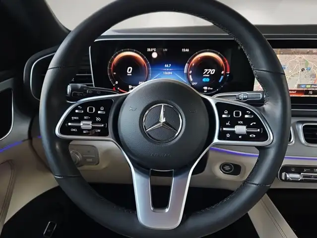 Mercedes-Benz GLE view 22